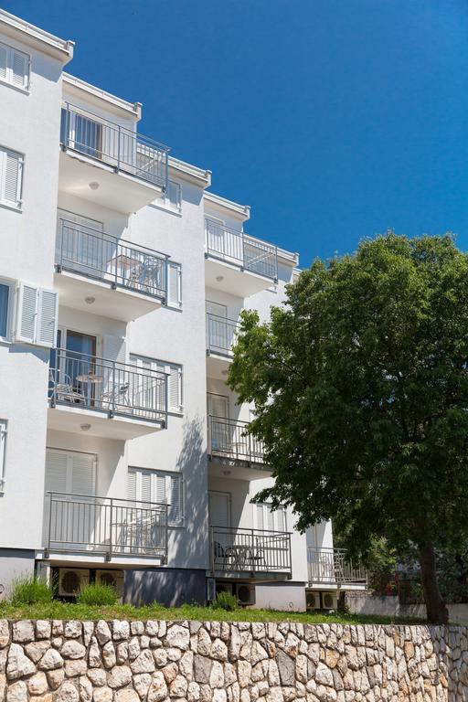 Apartment Ana Selce Esterno foto