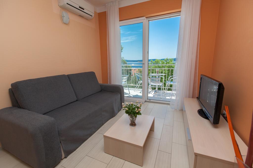 Apartment Ana Selce Esterno foto