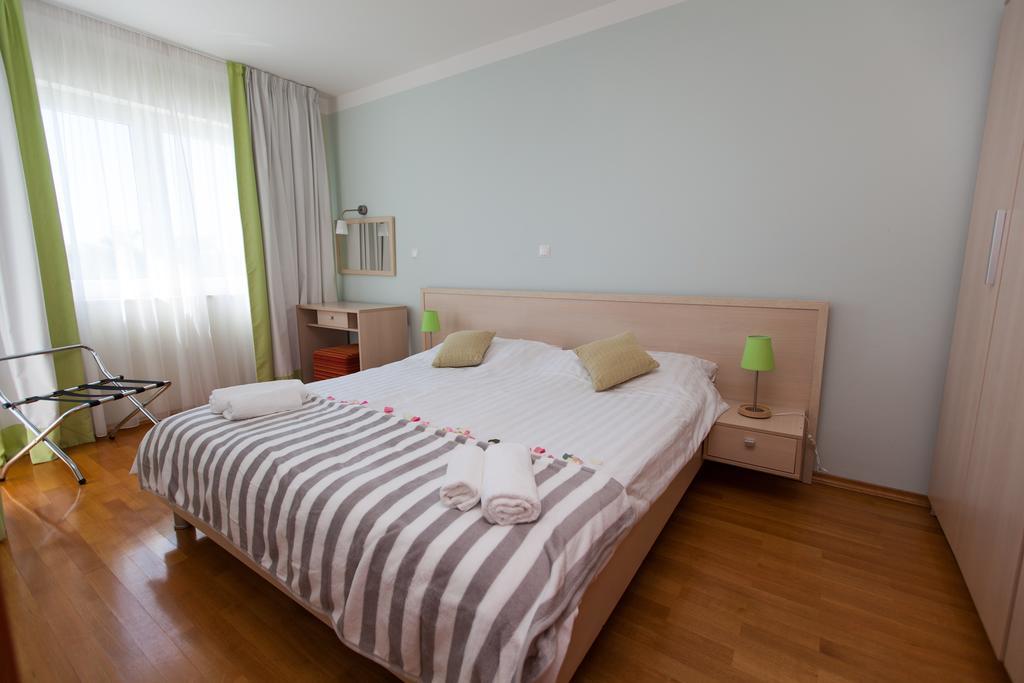 Apartment Ana Selce Esterno foto